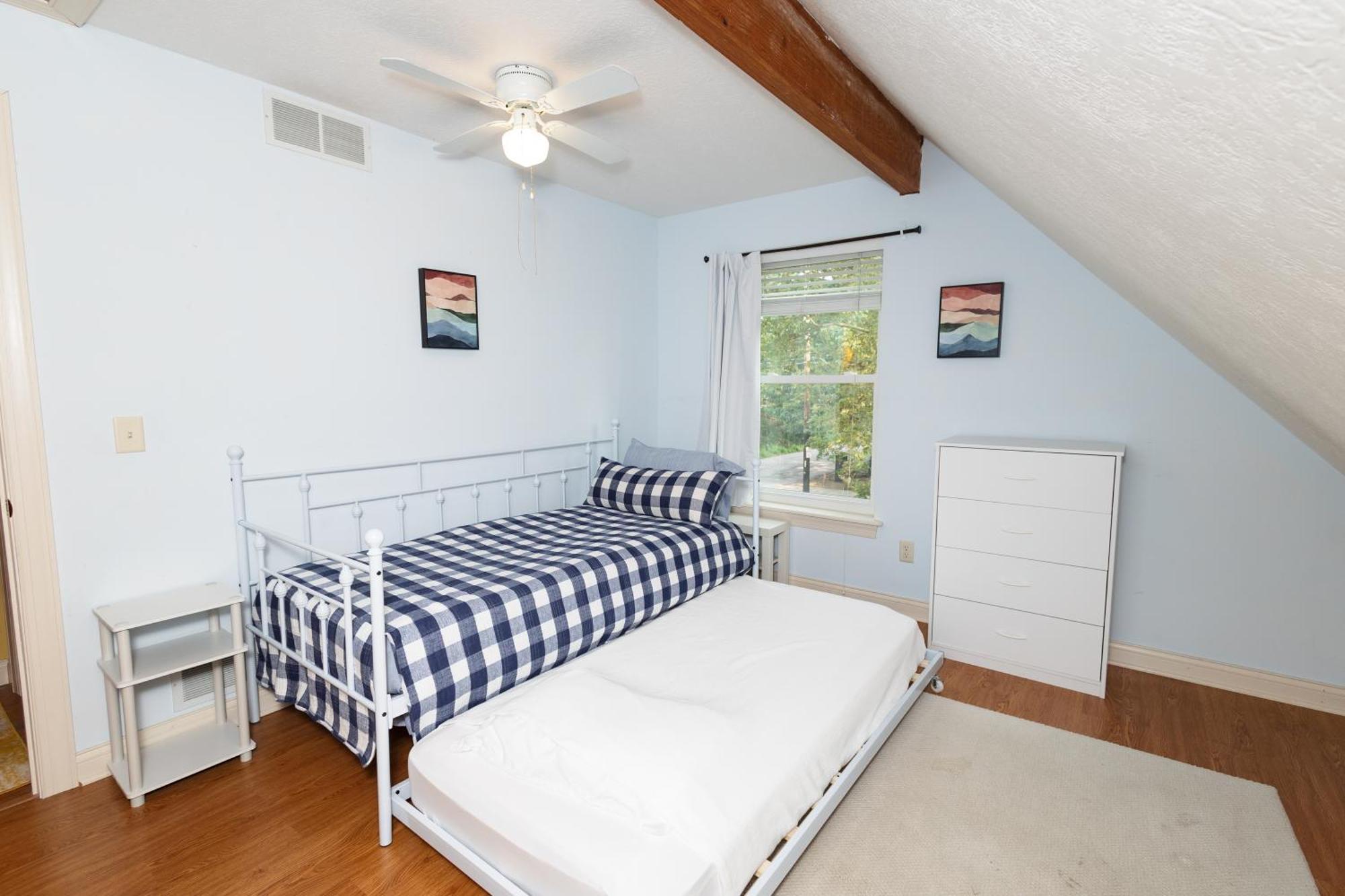 Home Steps From Oberlin Luaran gambar