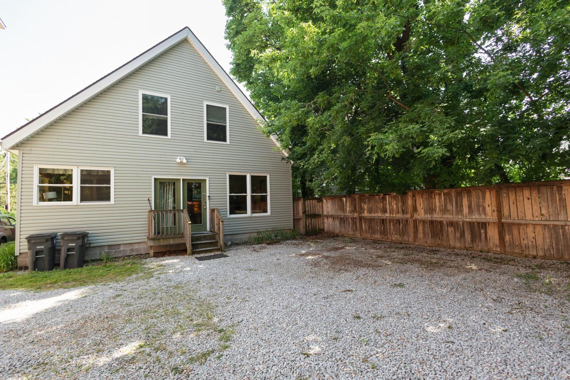 Home Steps From Oberlin Luaran gambar