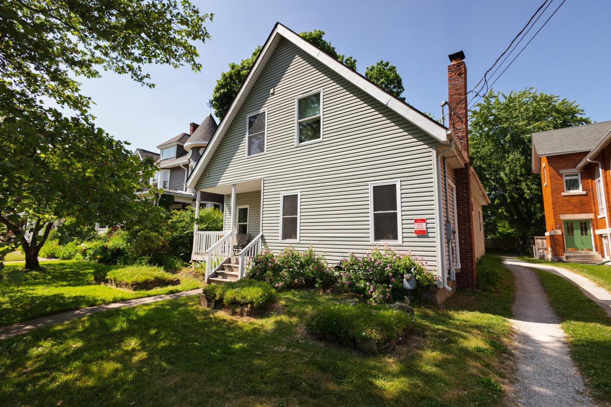 Home Steps From Oberlin Luaran gambar
